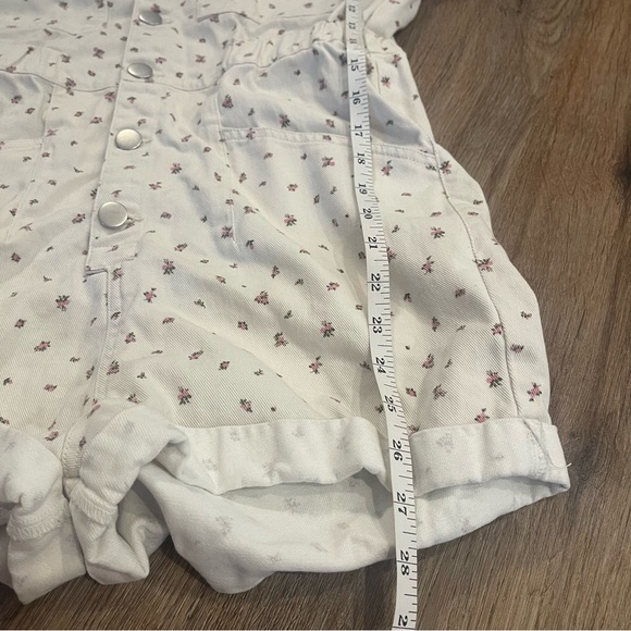 Altar’d State Skylar Cargo Romper Floral Women’s Small Cottagecore Boho Coquette - Picture 8 of 10